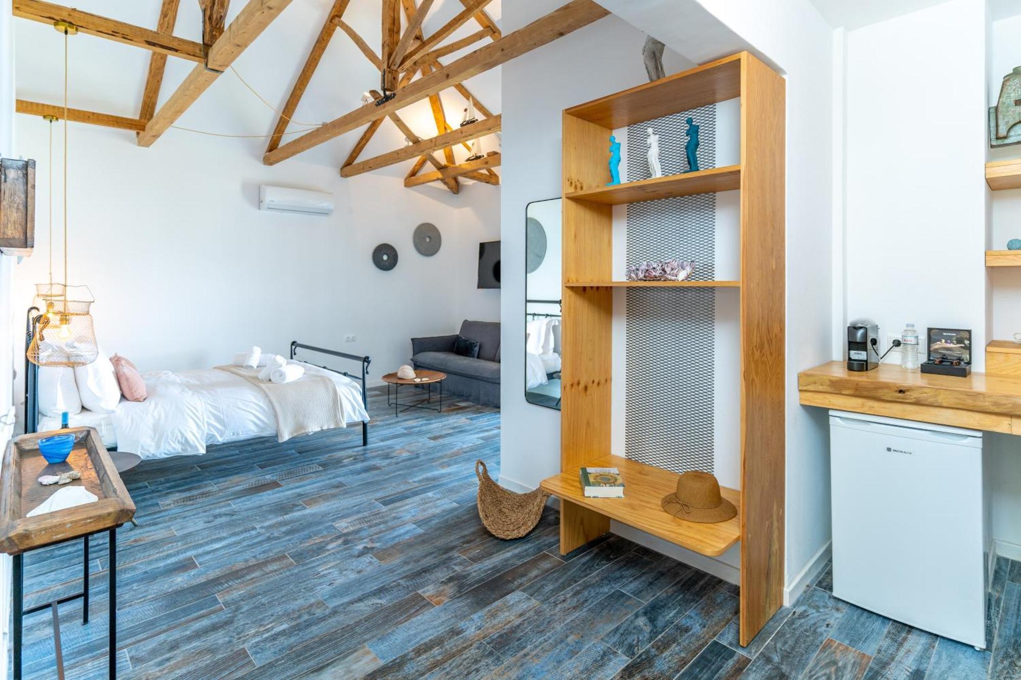 Islands View Hotel นีดรี ภายนอก รูปภาพ